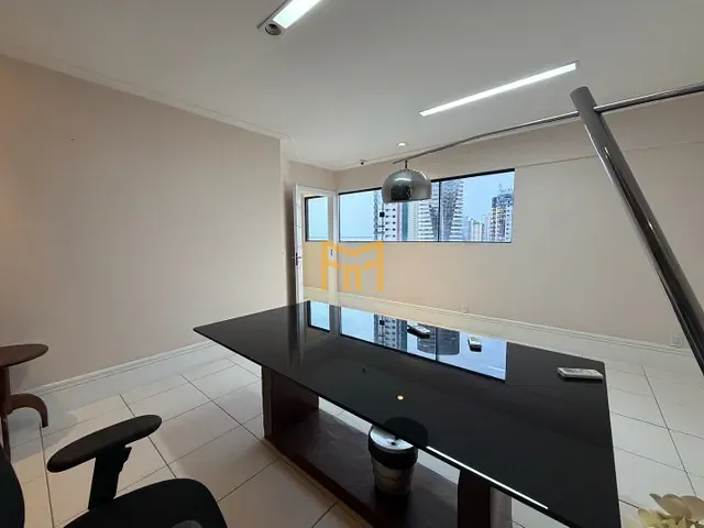 Sala à venda, no bairro Umarizal em Belém