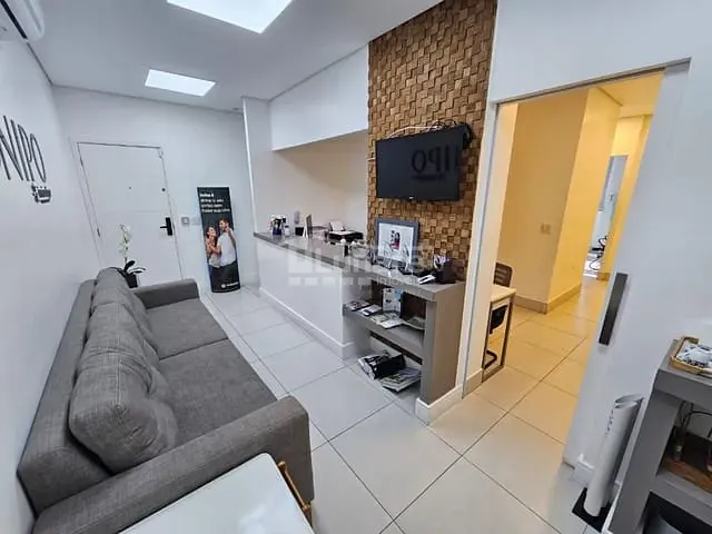 Sala à venda, no bairro Parque Monte Líbano em Mogi das Cruzes