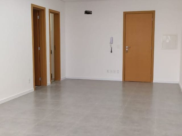 Sala com 86m², à venda, no bairro Jardim Londrilar em Londrina