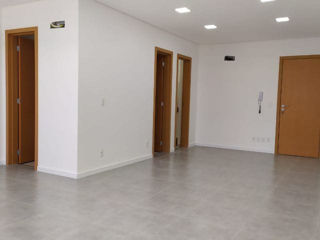 Sala com 86m², à venda, no bairro Jardim Londrilar em Londrina