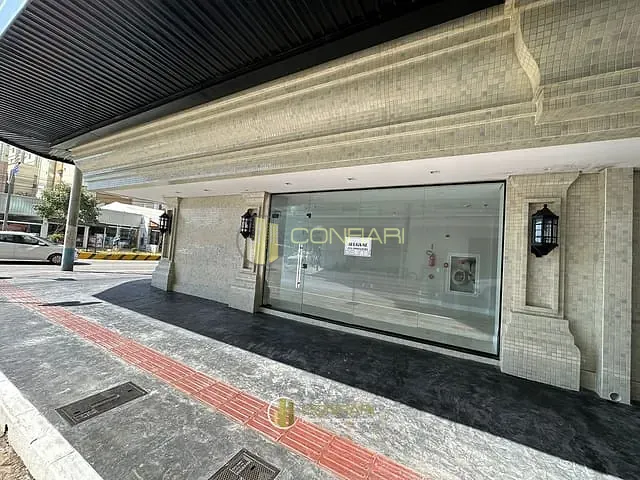 Sala com 120m², à venda, no bairro Meia Praia em Itapema