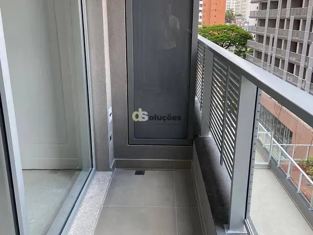 Sala à venda ou para alugar, no bairro Cerqueira César em São Paulo