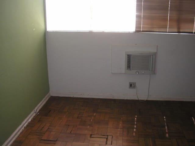 Foto do Sala - Sala comercial  à venda, no Edificio Ascênsio Garcia Lopes, 23 metros de area útil, sala com divisórias, armarios. Centro, Londrina. | Guepardo Imob