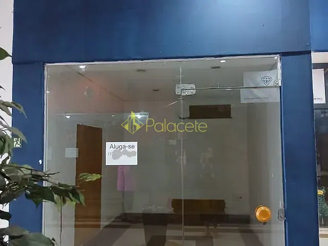 Sala com 11m², para alugar, no bairro Centro em Pindamonhangaba