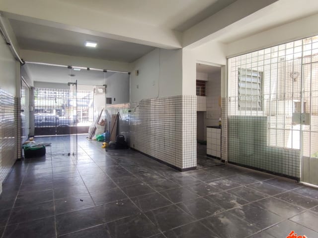 Casa 4 quartos e 1 banheiro, para alugar, no bairro Cremacao em Belém