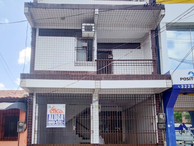 Casa 4 quartos e 1 banheiro, para alugar, no bairro Cremacao em Belém
