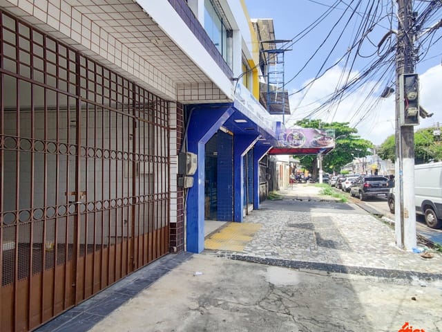 Casa 4 quartos e 1 banheiro, para alugar, no bairro Cremacao em Belém