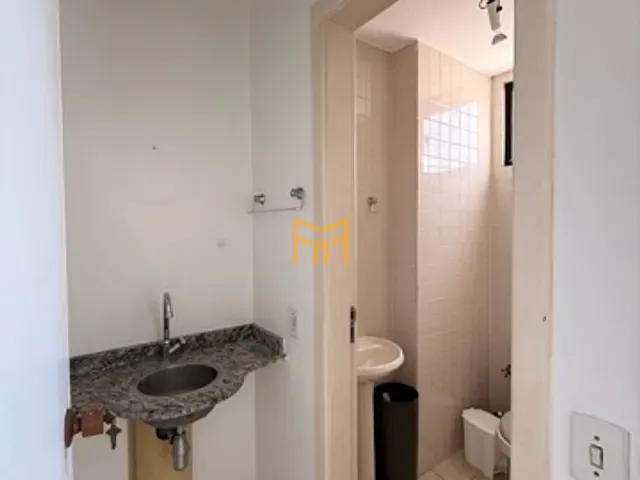 Sala à venda ou para alugar, no bairro Nazaré em Belém