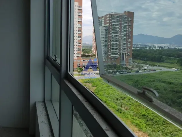 Sala com 25m², para alugar, no bairro Jacarepaguá em Rio de Janeiro