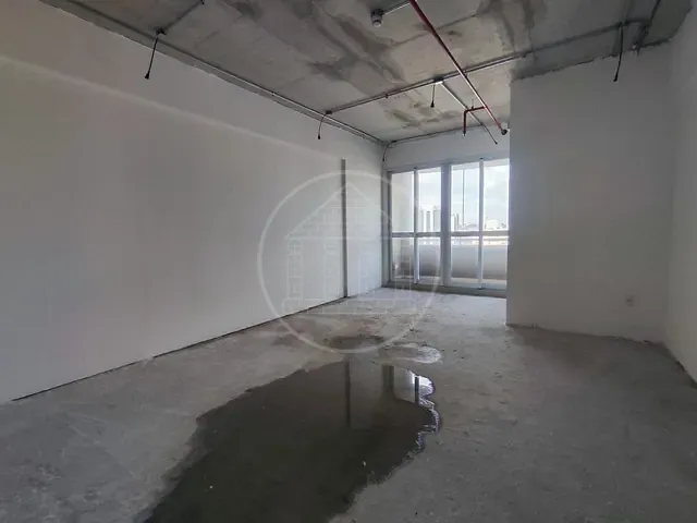 Sala com 38m², à venda, no bairro Granja Julieta em São Paulo