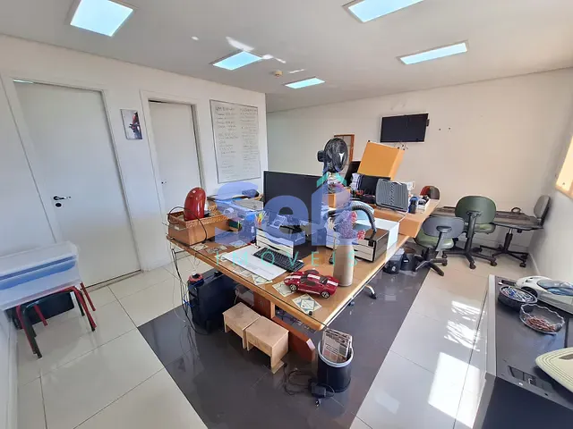 Sala à venda, no bairro Vila Pompéia em São Paulo