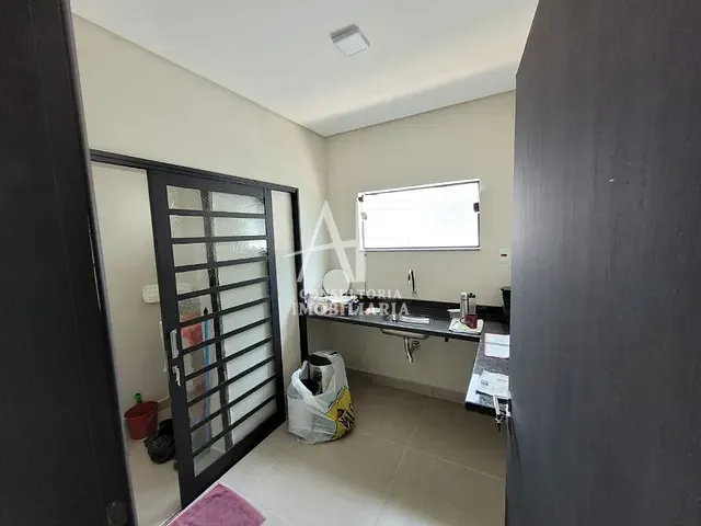 Sala com 6m², para alugar, no bairro São Benedito em Pindamonhangaba