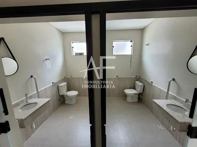 Sala com 6m², para alugar, no bairro São Benedito em Pindamonhangaba