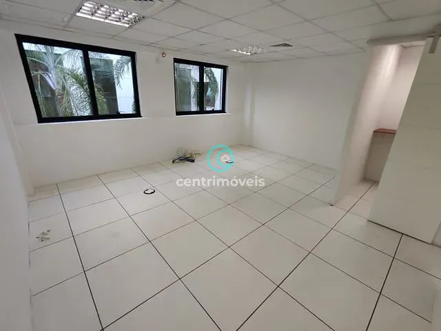 Sala com 32m², à venda, no bairro Barra da Tijuca em Rio de Janeiro