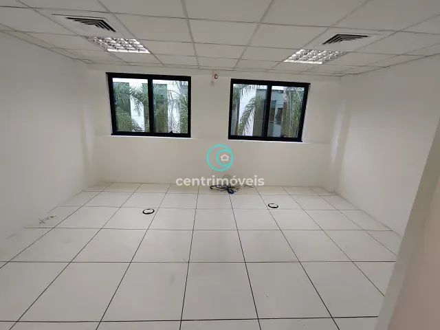 Sala com 32m², à venda, no bairro Barra da Tijuca em Rio de Janeiro