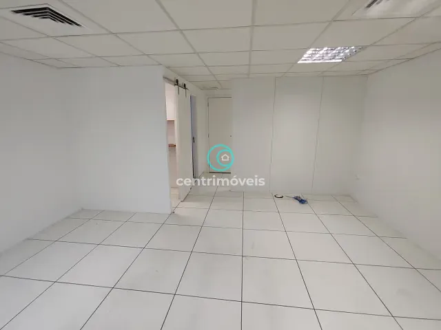 Sala com 32m², à venda, no bairro Barra da Tijuca em Rio de Janeiro