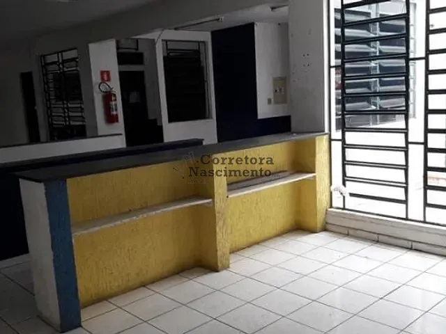 Sala com 340m², para alugar, no bairro São João em Jacareí