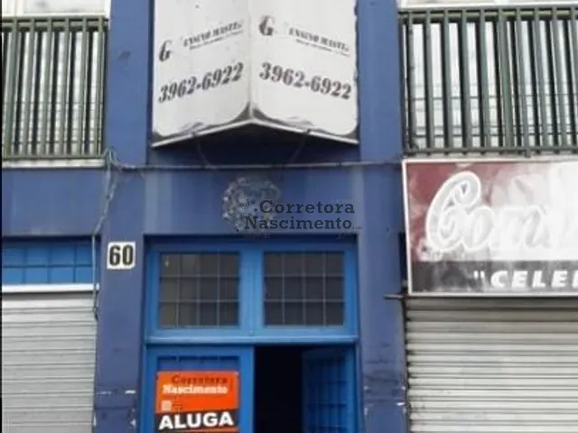Sala com 340m², para alugar, no bairro São João em Jacareí