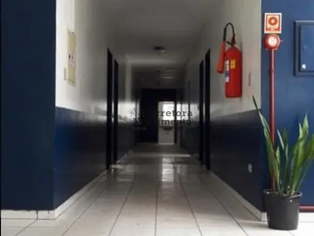 Sala com 340m², para alugar, no bairro São João em Jacareí