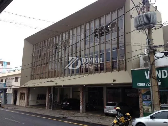 Sala com 40m², para alugar, no bairro São Benedito em Uberaba