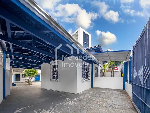 Casa com 480m², para alugar, no bairro Centro em Itajaí