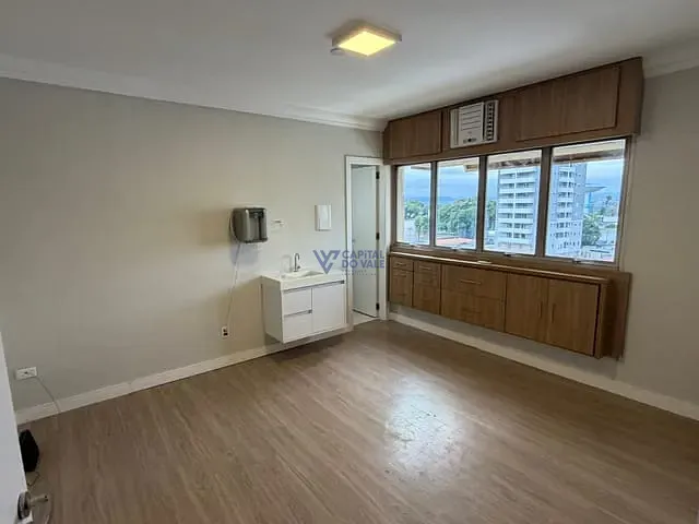 Sala à venda ou para alugar, no bairro Jardim São Dimas em São José dos Campos