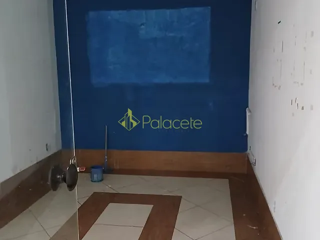 Sala com 11m², para alugar, no bairro Centro em Pindamonhangaba