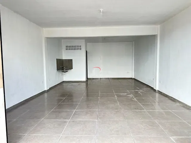 Sala com 439m², à venda, no bairro Indústrias Leves em Londrina