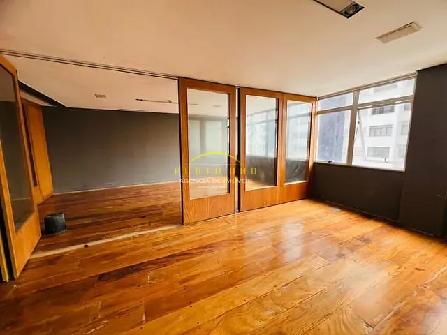 Sala à venda, no bairro Vitória em Salvador