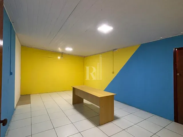 Sala para alugar, no bairro Centro em Tijucas