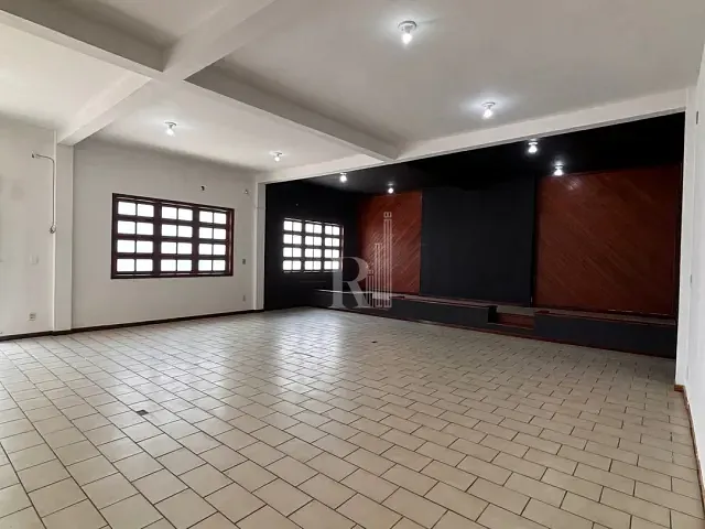 Sala para alugar, no bairro Centro em Tijucas