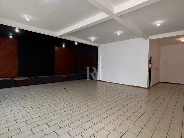 Sala para alugar, no bairro Centro em Tijucas