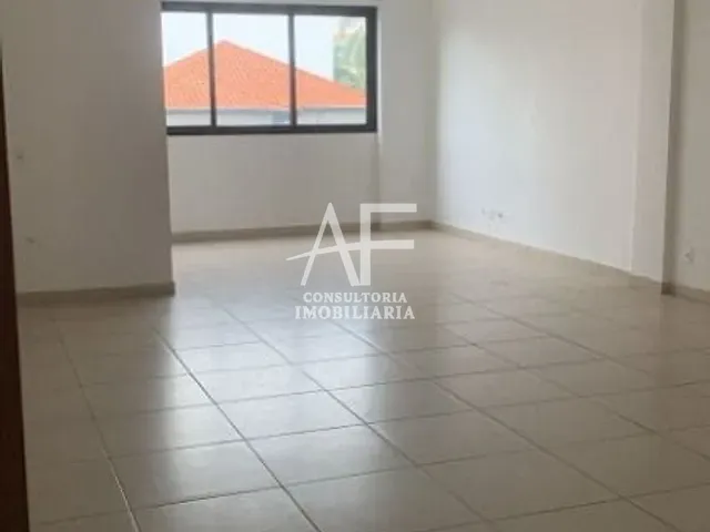 Sala com 56m², para alugar, no bairro Centro em Taubaté