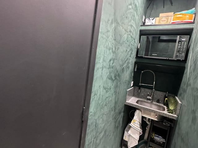 Sala com 58m², para alugar, no bairro Residencial e Comercial Vila Verde em Pindamonhangaba