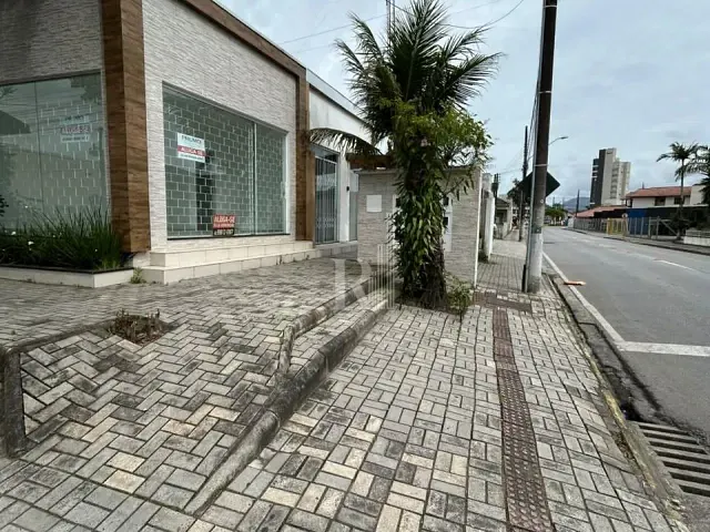 Sala para alugar, no bairro Centro em Tijucas