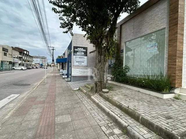 Sala para alugar, no bairro Centro em Tijucas