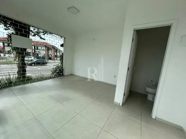 Sala para alugar, no bairro Centro em Tijucas
