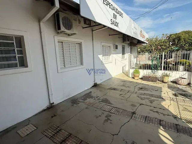 Casa com 530m², para alugar, no bairro Jardim das Indústrias em São José dos Campos
