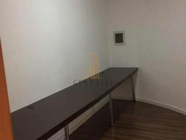 Sala à venda, no bairro Rudge Ramos em São Bernardo do Campo