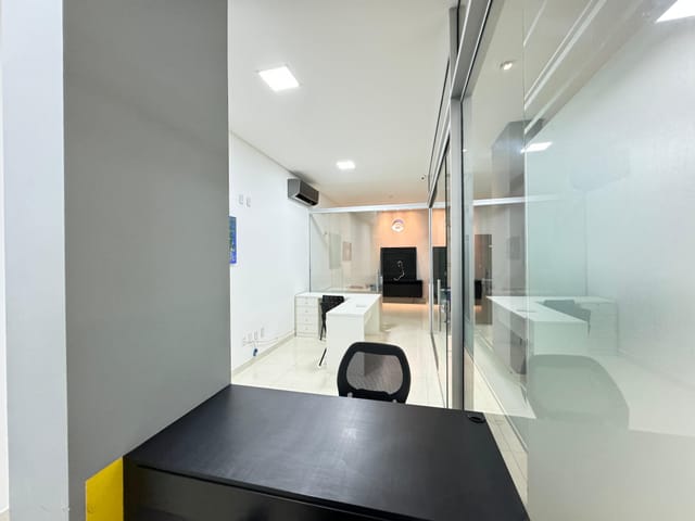 Sala com 113m², à venda, no bairro Meia Praia em Itapema