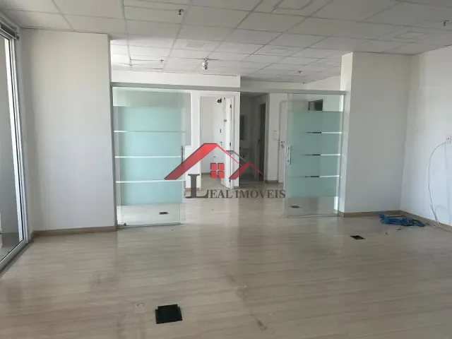 Sala com 132m², para alugar, no bairro Vila Homero Thon em Santo André