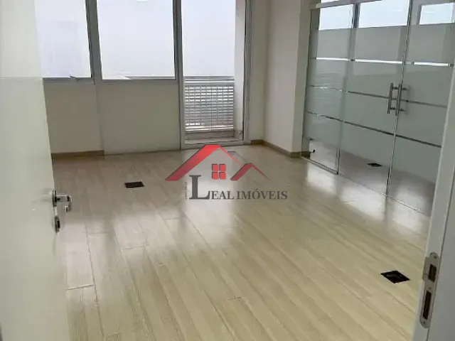 Sala com 132m², para alugar, no bairro Vila Homero Thon em Santo André