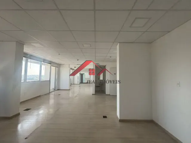 Sala com 132m², para alugar, no bairro Vila Homero Thon em Santo André