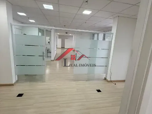 Sala com 132m², para alugar, no bairro Vila Homero Thon em Santo André
