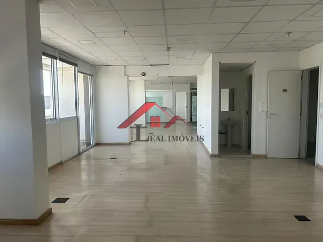 Sala com 132m², para alugar, no bairro Vila Homero Thon em Santo André