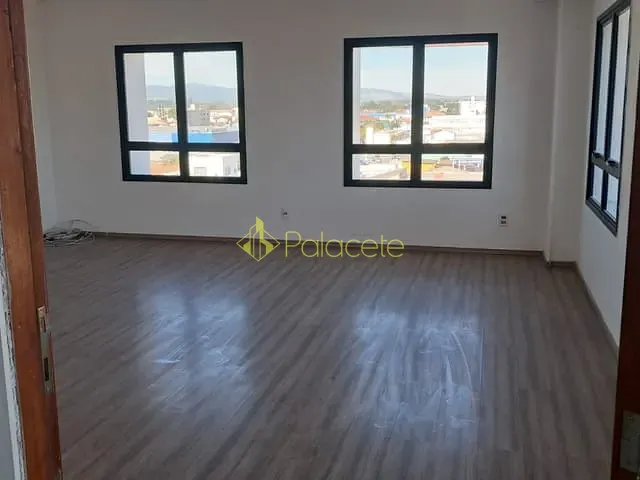 Sala para alugar, no bairro Centro em Pindamonhangaba