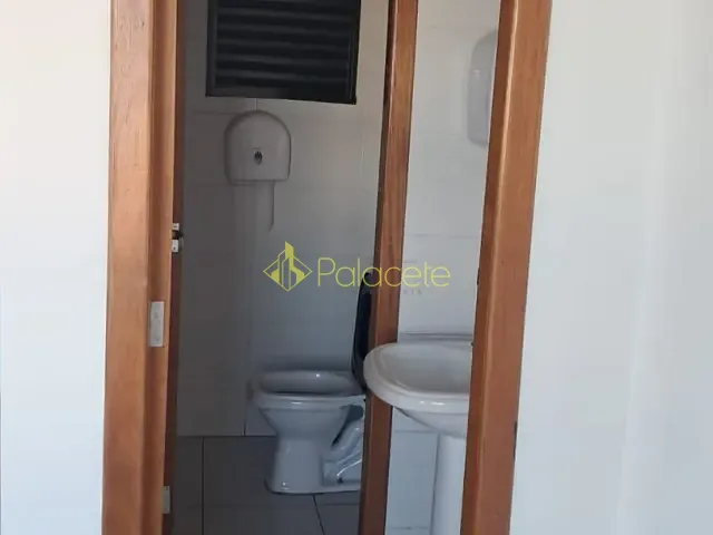 Sala para alugar, no bairro Centro em Pindamonhangaba