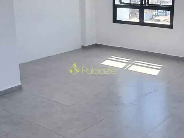 Sala com 39m², à venda ou para alugar, no bairro Centro em Pindamonhangaba