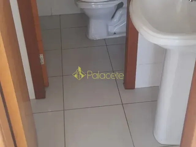 Sala com 39m², à venda ou para alugar, no bairro Centro em Pindamonhangaba