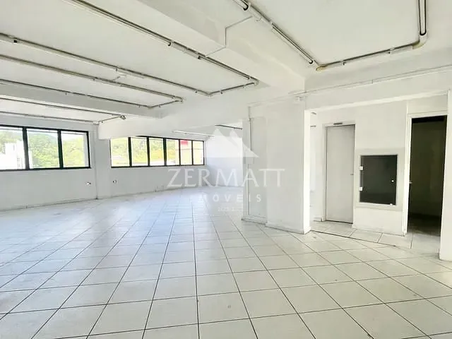 Sala com 49m², para alugar, no bairro Centro em Blumenau